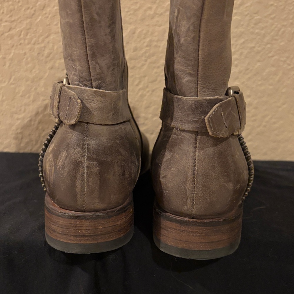 Frye Veronica Taupe Leather Moto Boots w/ Zipper Detail Size 8.5 - Picture 5 of 9